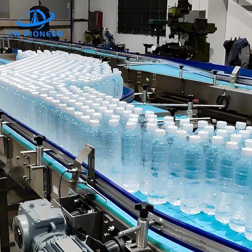 Latest company news about Đơn giản hóa dây chuyền sản xuất của bạn với hệ thống vận chuyển chai tự động